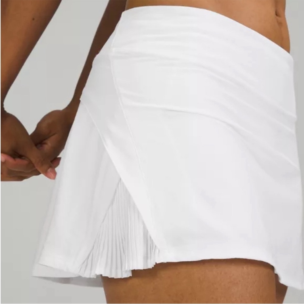 Lululemon white skirt